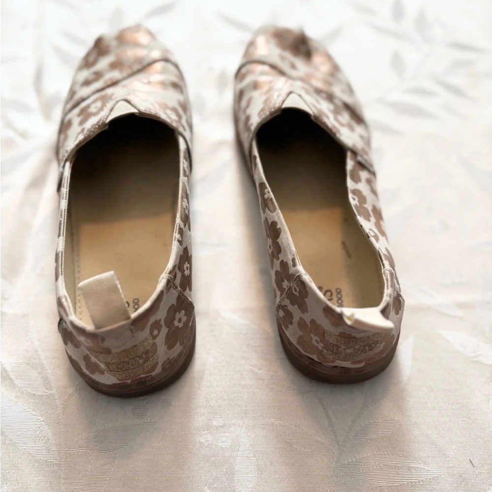 TOMS Girl’s Floral Shoes